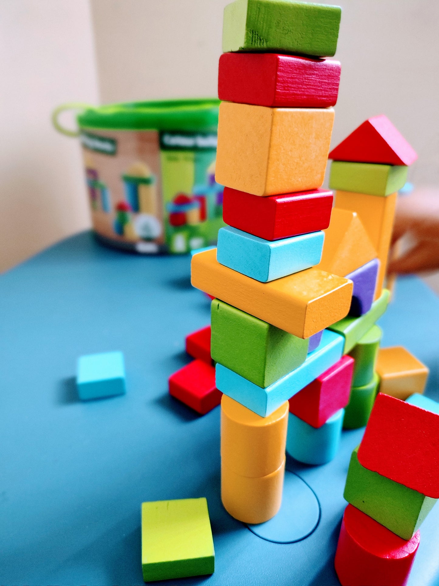 Balde Figuras Geometricas 50 piezas